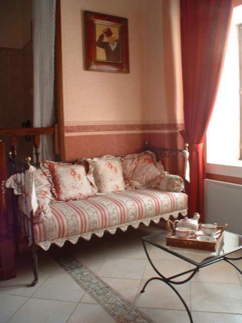 Bed and Breakfast La Fontaine Des Arts Mansle-les-Fontaines Номер фото