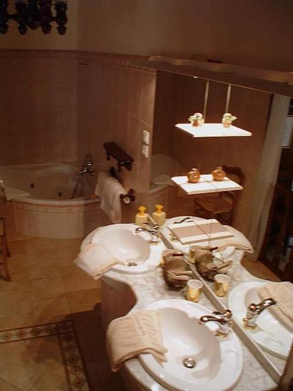 Bed and Breakfast La Fontaine Des Arts Mansle-les-Fontaines Номер фото